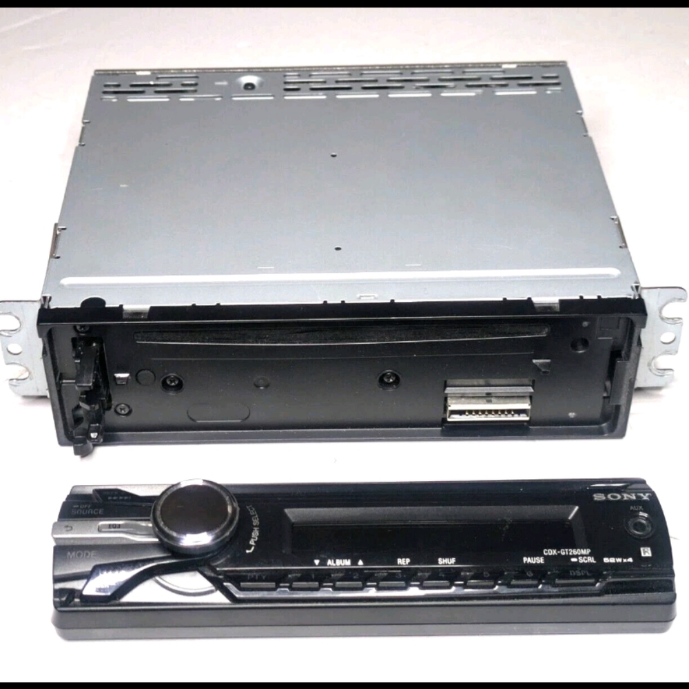 Sony X-plod CDX-GT260MP Car CD receiver Removable Front panel Tested (READ)